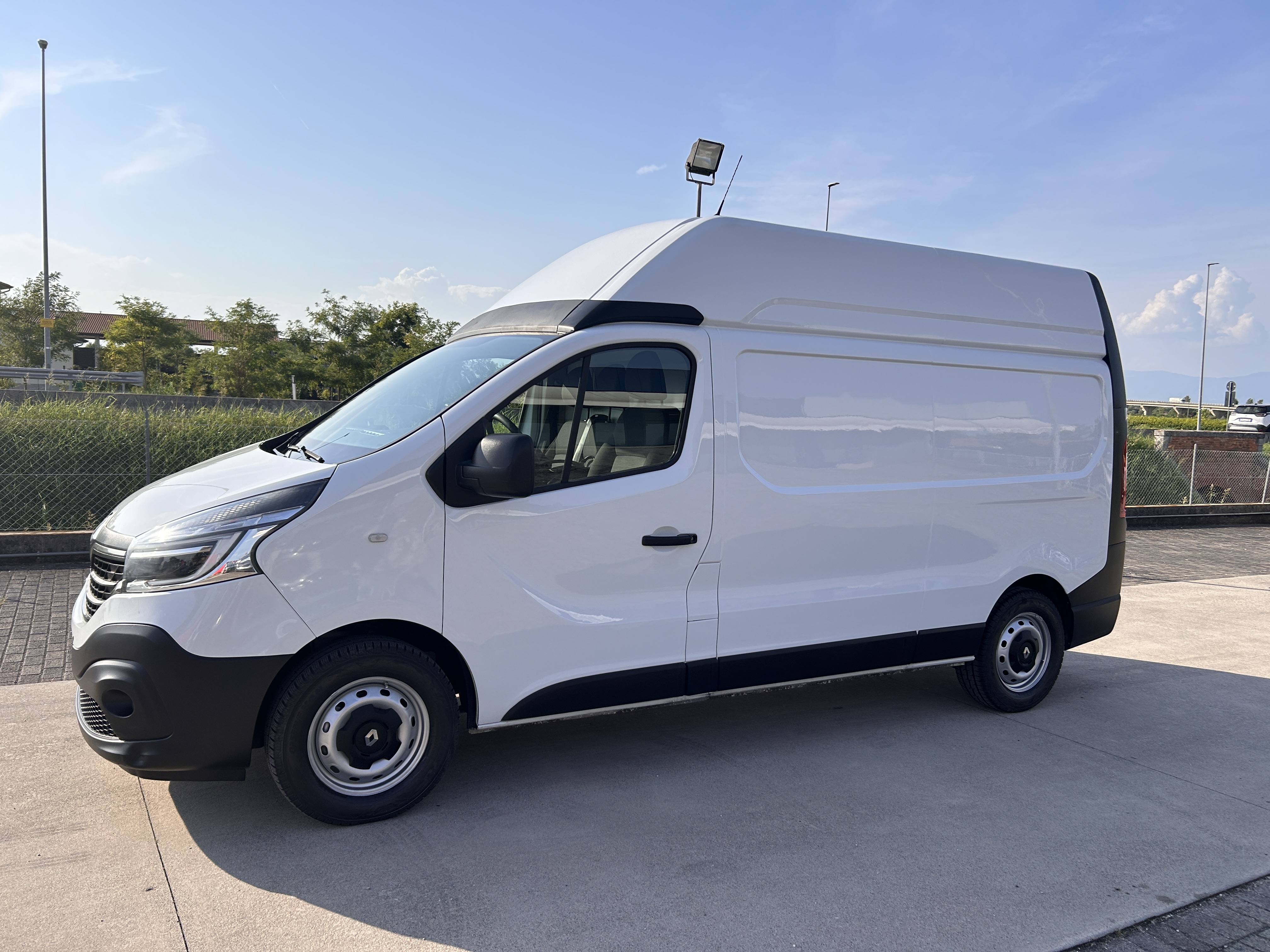 RENAULT TRAFIC L2H2