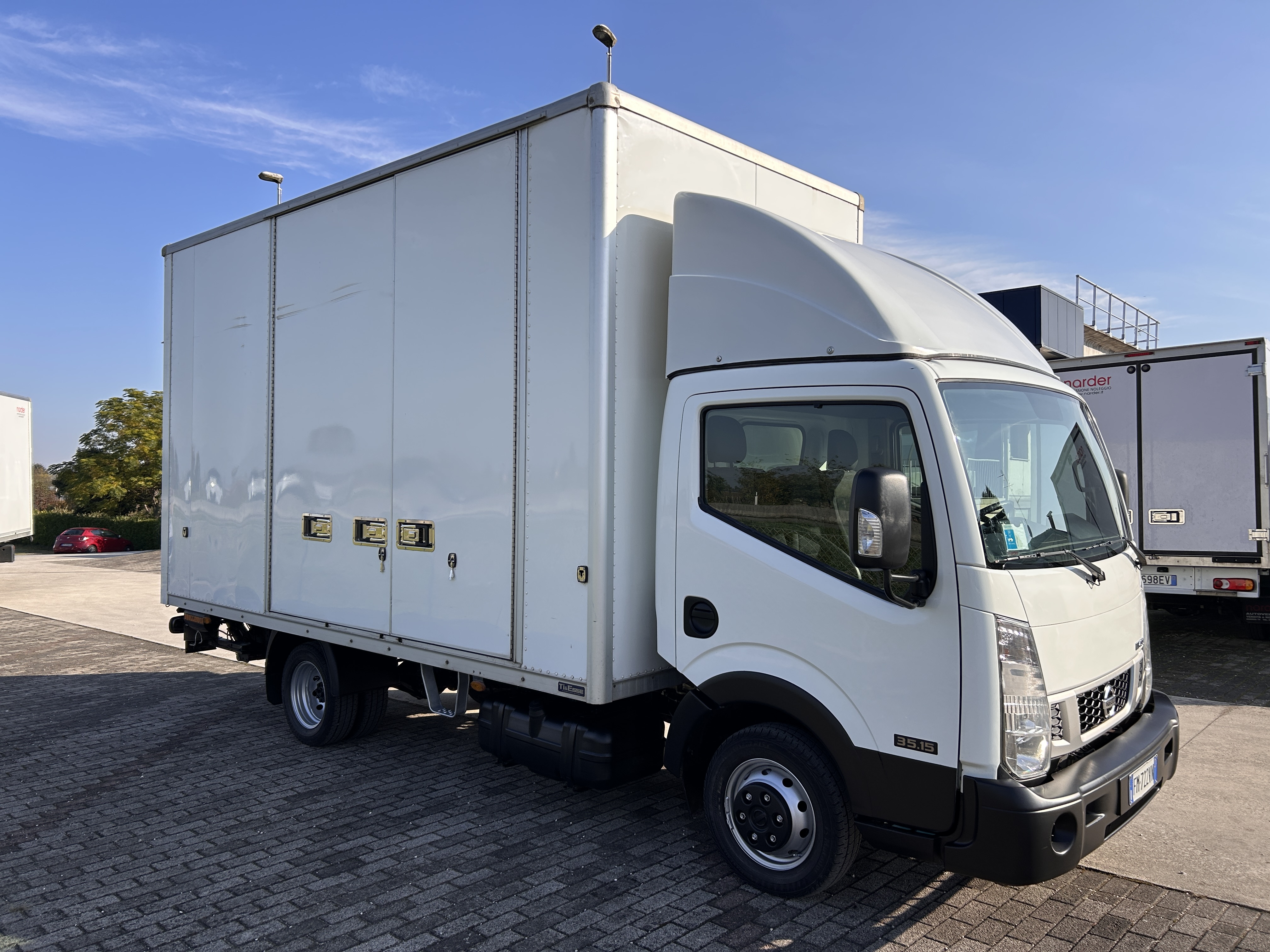 NISSAN NT400 SPONDA